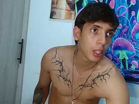 Wolf light online show from 12-22-25, 11:38