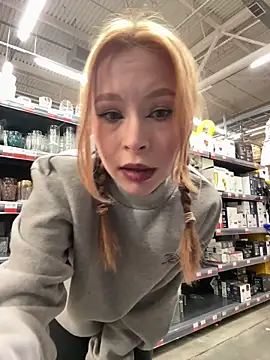 Snapshot of _Little_Ginger chatting on 12-14-25, 03:57 Little Ginger online show from 12-14-25, 03:57