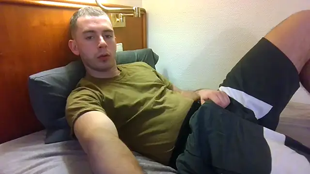 Snapshot of Tommy_Lidds chatting on 02-10-26, 04:39 Tommy Lidds online show from 02-10-26, 04:39