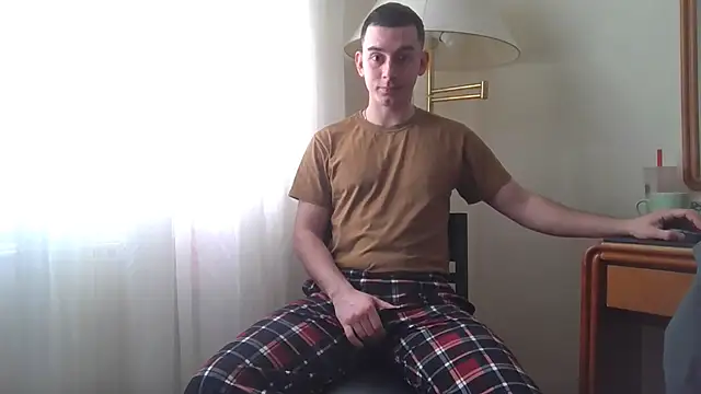 Snapshot of Tommy_Lidds chatting on 02-13-26, 01:11 Tommy Lidds online show from 02-13-26, 01:11