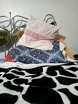 Snapshot of Andpnsote chatting on 12-19-25, 04:31 Andpnsote online show from 12-19-25, 04:31