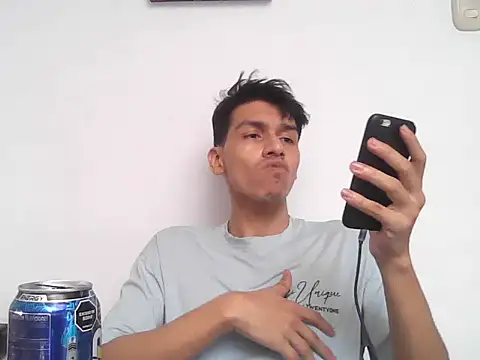 Patrick3 5556 online show from 12-15-25, 08:47