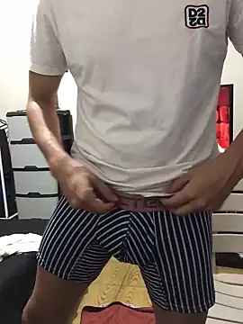 Patrick3 5556 online show from 12-15-25, 04:07