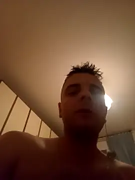 Snapshot of HootedSnow chatting on 05-15-26, 01:36 HootedSnow online show from 05-15-26, 01:36