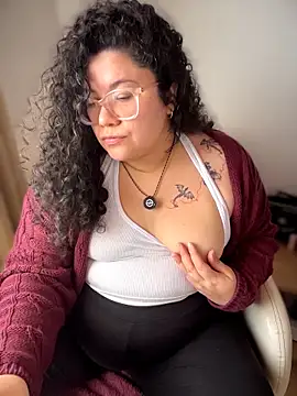 VanesssaMilf  online show from 03-12-26, 02:32