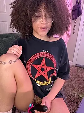 Snapshot of ollythegreat chatting on 12-21-25, 09:04 ollythegreat online show from 12-21-25, 09:04