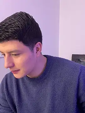 Snapshot of Goldenknight33 chatting on 02-05-26, 02:35 Goldenknight33 online show from 02-05-26, 02:35