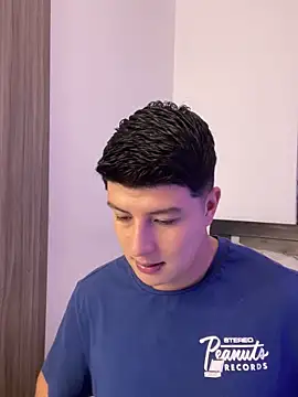 Goldenknight33 online show from 04-15-26, 01:04