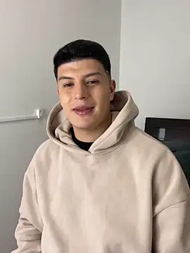 Snapshot of Goldenknight33 chatting on 02-13-26, 01:33 Goldenknight33 online show from 02-13-26, 01:33