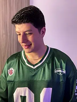 Snapshot of Goldenknight33 chatting on 01-07-26, 03:28 Goldenknight33 online show from 01-07-26, 03:28