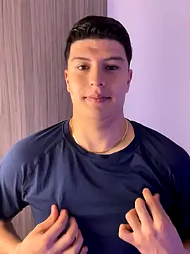 Snapshot of Goldenknight33 chatting on 12-19-25, 01:46 Goldenknight33 online show from 12-19-25, 01:46