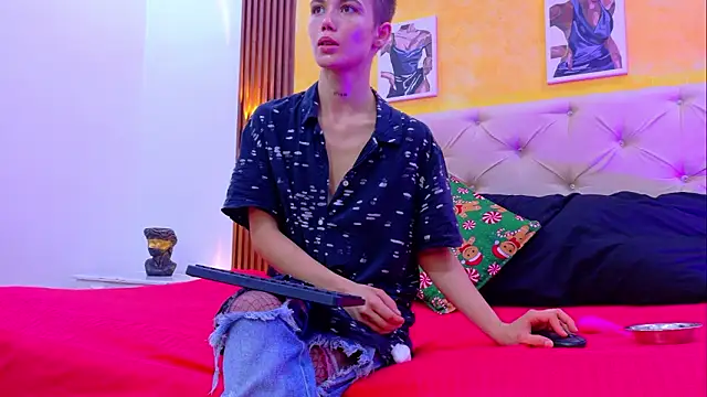 mia collin  online show from 02-24-26, 04:08