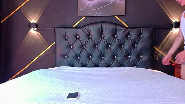 mia collin  online show from 02-27-26, 04:07