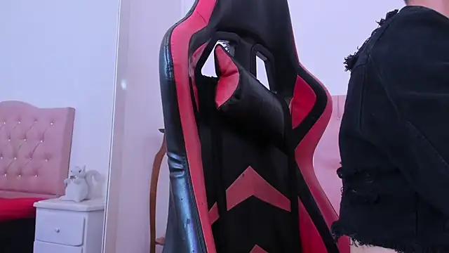 mia collin  online show from 02-07-26, 05:26