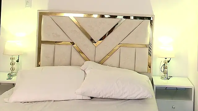 Snapshot of NaomiClay chatting on 01-16-26, 12:20 NaomiClay online show from 01-16-26, 12:20