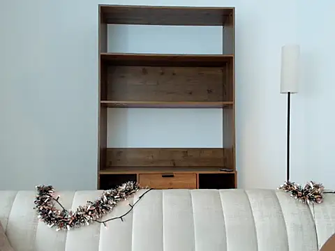 NaomiClay online show from 12-15-25, 12:11