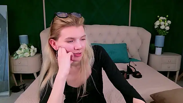 Snapshot of Vivien_Hans chatting on 05-04-26, 03:43 Vivien Hans online show from 05-04-26, 03:43