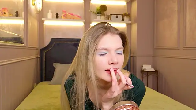 Vivien Hans online show from 02-12-26, 08:52