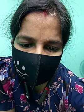 Anushka singh32 online show from 12-18-25, 03:22