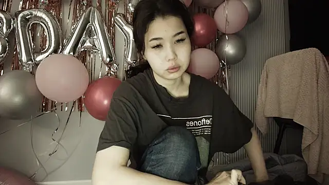 Snapshot of kimyjina chatting on 06-05-26, 03:22 kimyjina online show from 06-05-26, 03:22