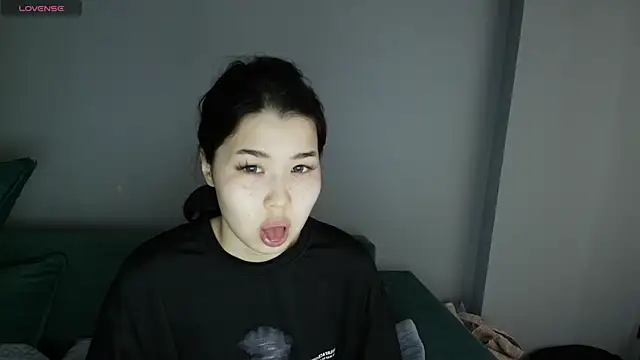 Snapshot of kimyjina chatting on 05-18-26, 03:06 kimyjina online show from 05-18-26, 03:06