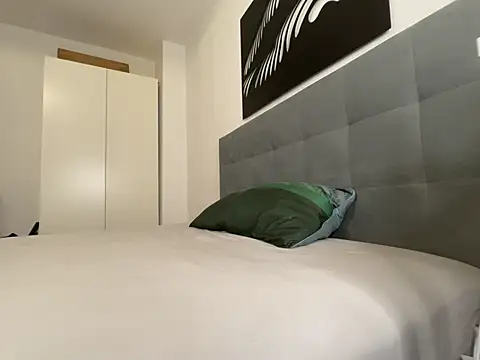 Carlycrush  online show from 06-12-26, 07:22
