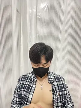 Snapshot of kimze7 chatting on 12-15-25, 02:12 kimze7 online show from 12-15-25, 02:12