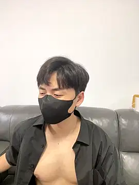 Snapshot of kimze7 chatting on 12-20-25, 02:42 kimze7 online show from 12-20-25, 02:42