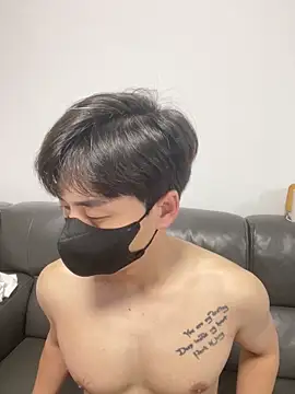 Snapshot of kimze7 chatting on 12-17-25, 04:23 kimze7 online show from 12-17-25, 04:23