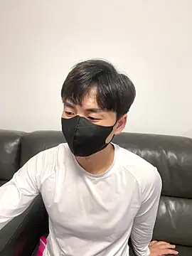 Snapshot of kimze7 chatting on 12-22-25, 02:28 kimze7 online show from 12-22-25, 02:28