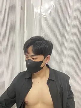 Snapshot of kimze7 chatting on 12-16-25, 02:21 kimze7 online show from 12-16-25, 02:21