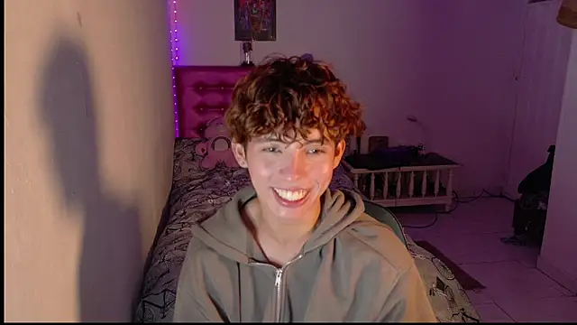 Snapshot of Dani_Dancer chatting on 12-23-25, 01:27 Dani Dancer online show from 12-23-25, 01:27