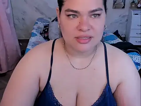 Snapshot of NinaFuentes2X chatting on 05-08-26, 04:38 NinaFuentes2X online show from 05-08-26, 04:38