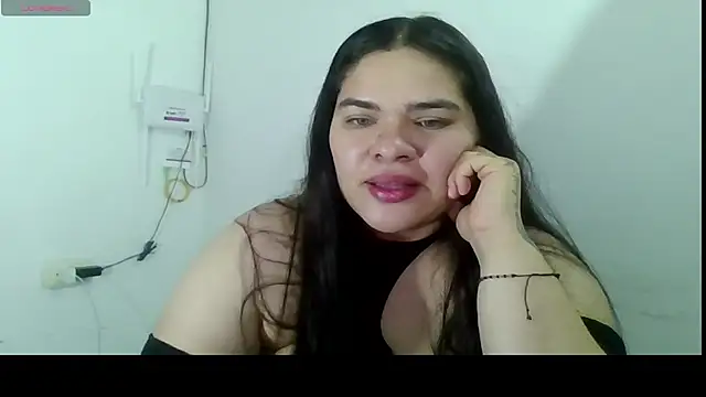 Snapshot of NinaFuentes2X chatting on 05-16-26, 04:11 NinaFuentes2X online show from 05-16-26, 04:11