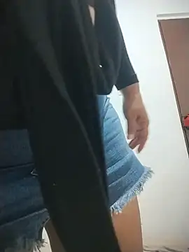 Nini Love  online show from 01-18-26, 05:22