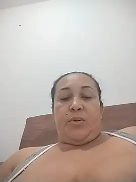 Nini Love  online show from 06-19-26, 05:02