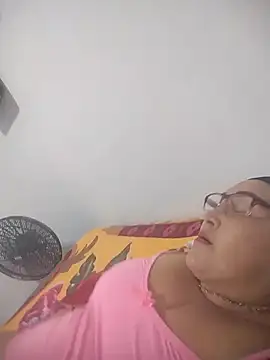 Nini Love  online show from 03-06-26, 02:06