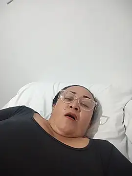 Nini Love  online show from 02-06-26, 04:08