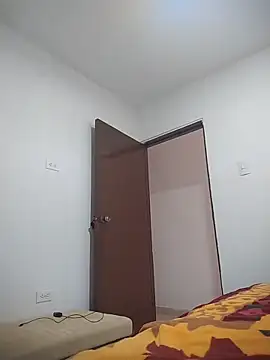 Nini Love  online show from 03-01-26, 05:02