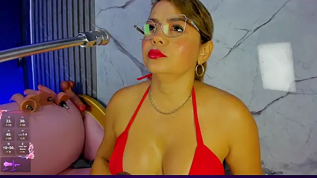 Snapshot of shayra_boobs2 chatting on 06-12-26, 10:35 shayra boobs2 online show from 06-12-26, 10:35