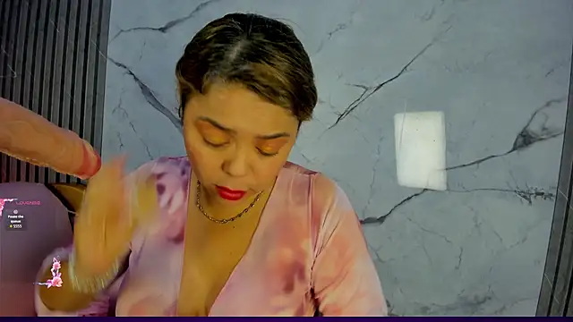 Snapshot of shayra_boobs2 chatting on 07-02-26, 10:32 shayra boobs2 online show from 07-02-26, 10:32