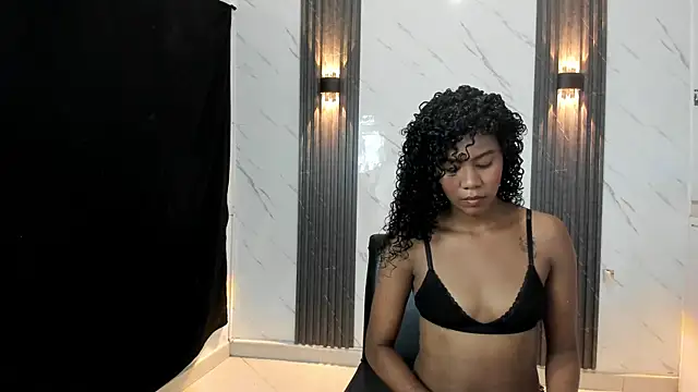 CaramelDesire online show from 02-06-26, 11:23