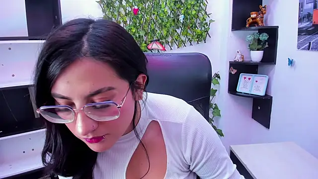 sophi hardd  online show from 02-21-26, 04:20