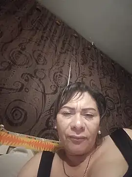 Celena Marquez  online show from 12-17-25, 11:43