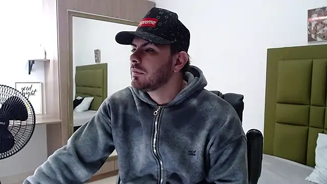 Snapshot of stive_0297 chatting on 01-07-26, 11:48 stive 0297 online show from 01-07-26, 11:48