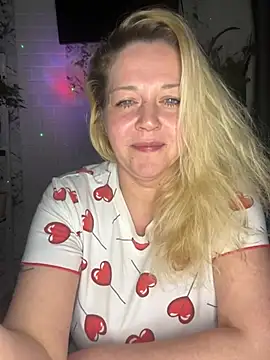 JenniferCarmen online show from 04-15-26, 07:58