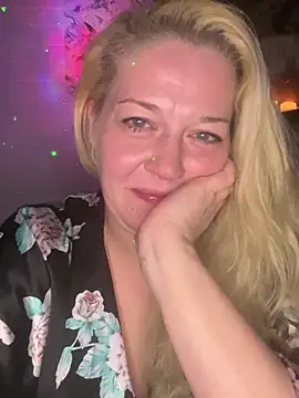 JenniferCarmen online show from 01-06-26, 04:44