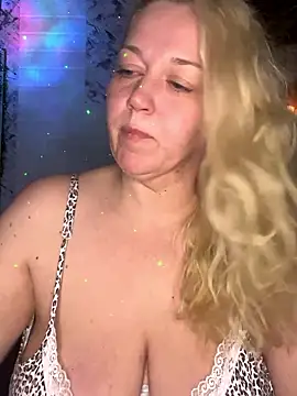 JenniferCarmen online show from 01-09-26, 01:07