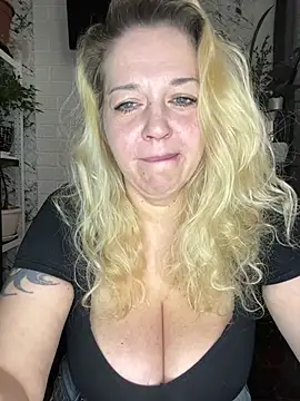 JenniferCarmen online show from 04-09-26, 02:24