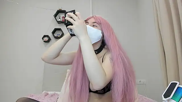 DELAYLALEAA online show from 01-13-26, 04:33